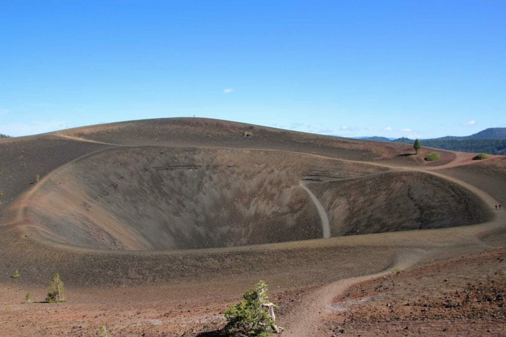 The crater at the top of the cinder cone on Lassen Volcanic NP