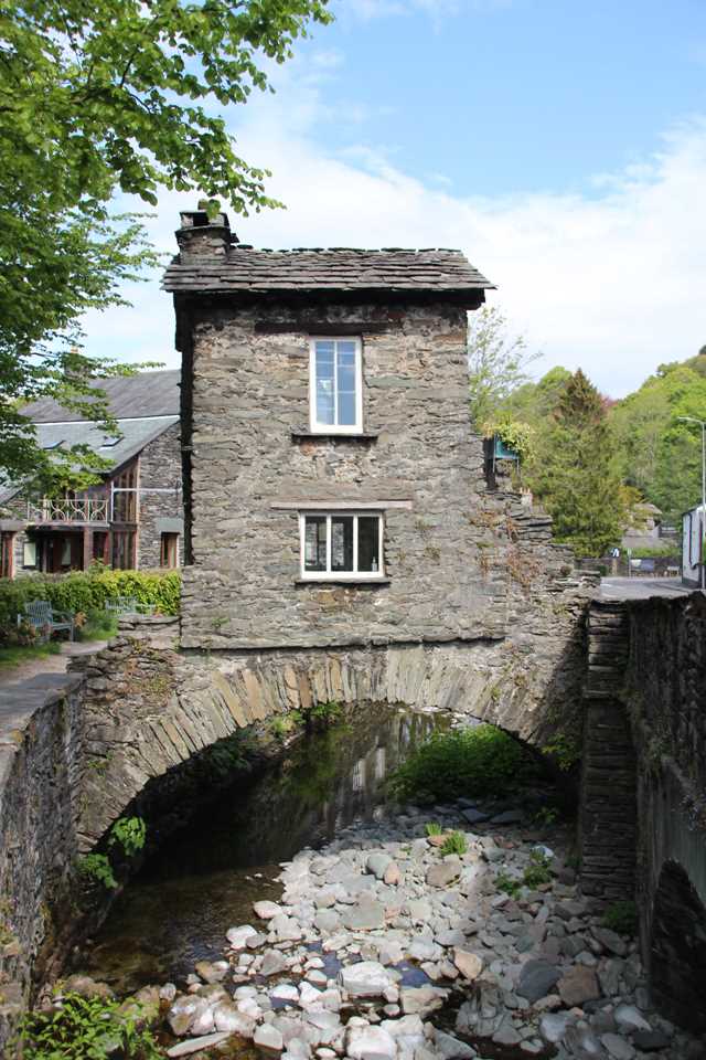 Bridge House in Ambleside to visit on One day in the Lake Distrcit