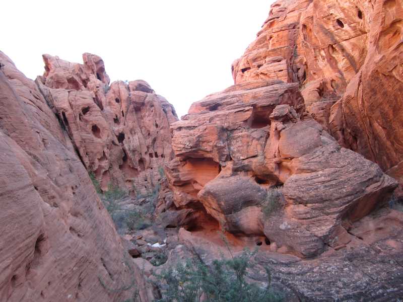 Hiking to Mouse's Tank in Valley of Fire