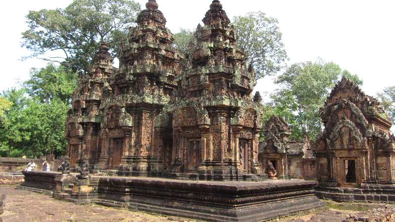 Temple on bike tour in Cambodia